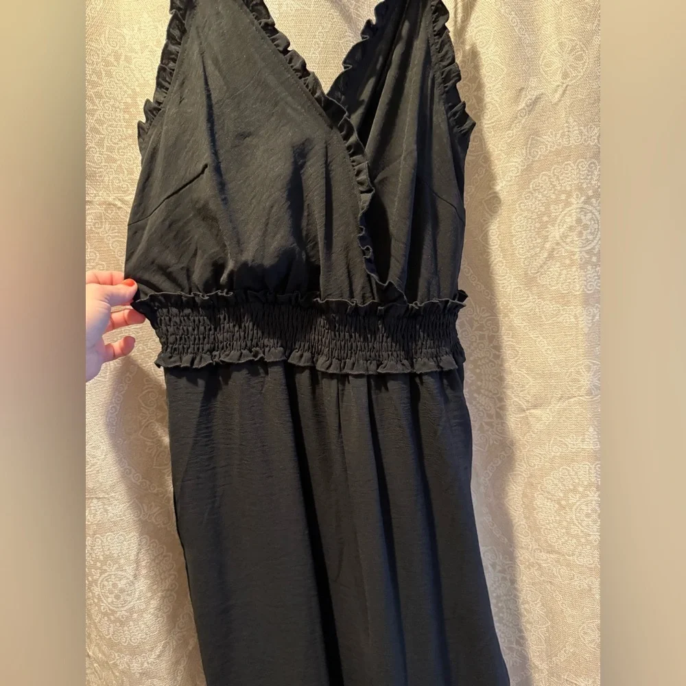 NWOT Black spaghetti strap ruffle v neck wide leg jumpsuit Black M - Picture 6 of 12